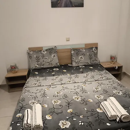 Anna's Néa Mihanióna